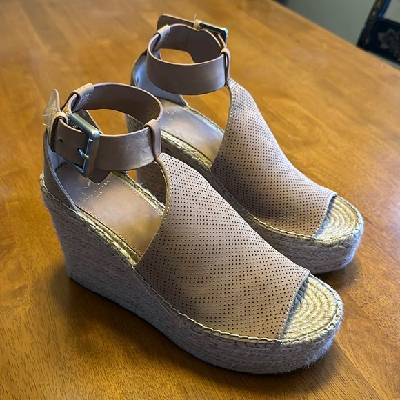 Marc Fisher Shoes - Marc Fisher Wedge Sandals Melanie 8.5 EUC Suede Brown Platform